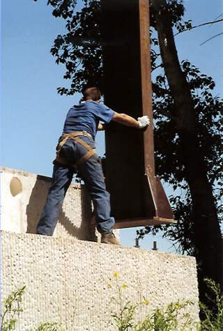 Marco Ernandes setting tower leg.