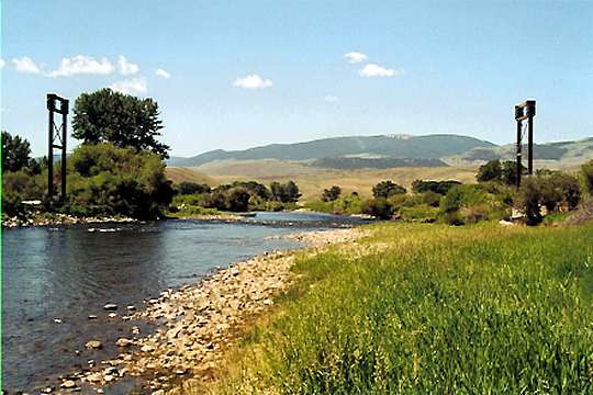 Meriwether Bridge Towers from downriver.