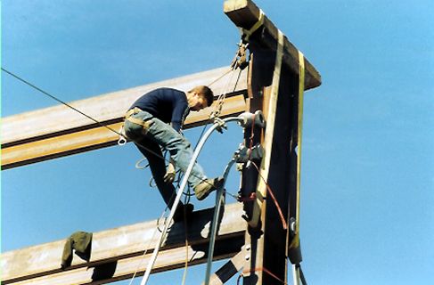 Marco Ernandes connecting stays.