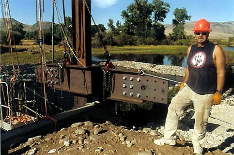 Jay Borseth preparing to launch stringer section on skyline.