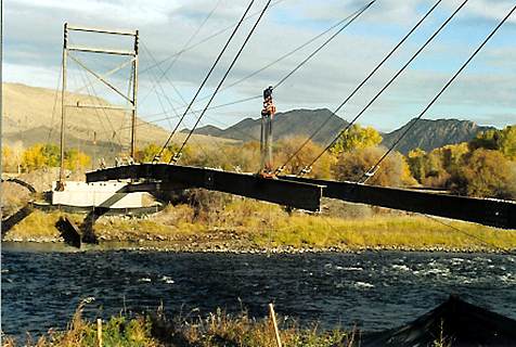Downriver stringer under during construction.